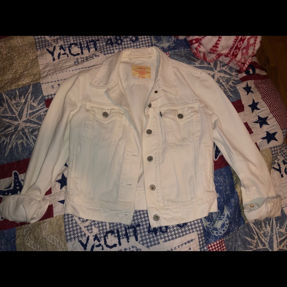 White Levi’s Jean Jacket